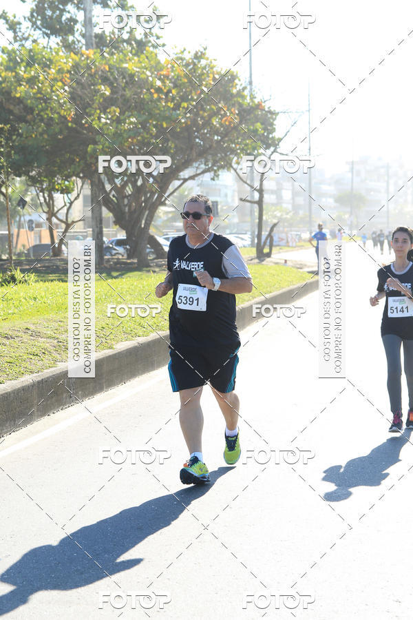 Buy your photos of the eventValverde Runner on Fotop