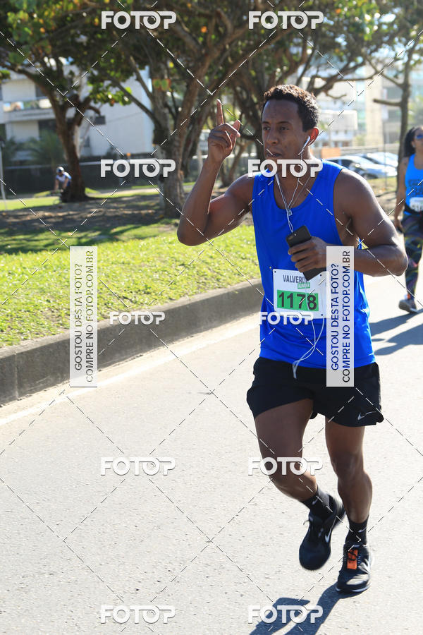 Buy your photos of the eventValverde Runner on Fotop
