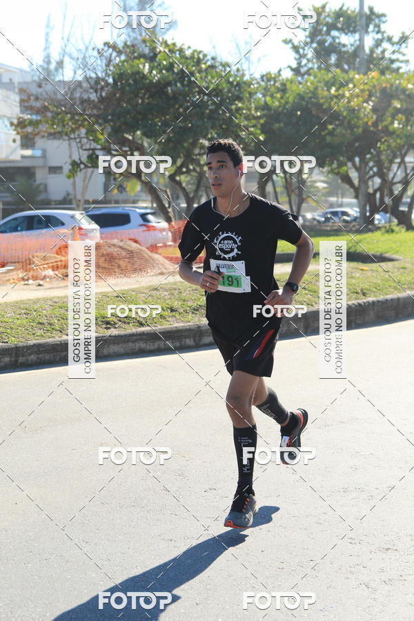 Buy your photos of the eventValverde Runner on Fotop