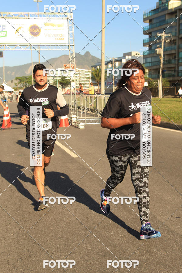 Buy your photos of the eventValverde Runner on Fotop
