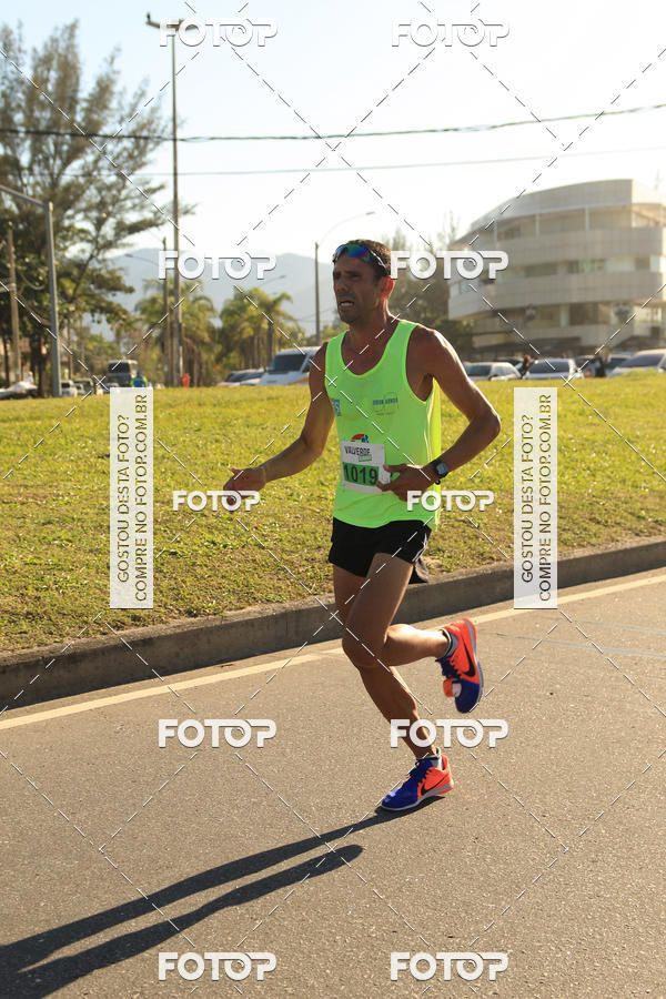 Buy your photos of the eventValverde Runner on Fotop