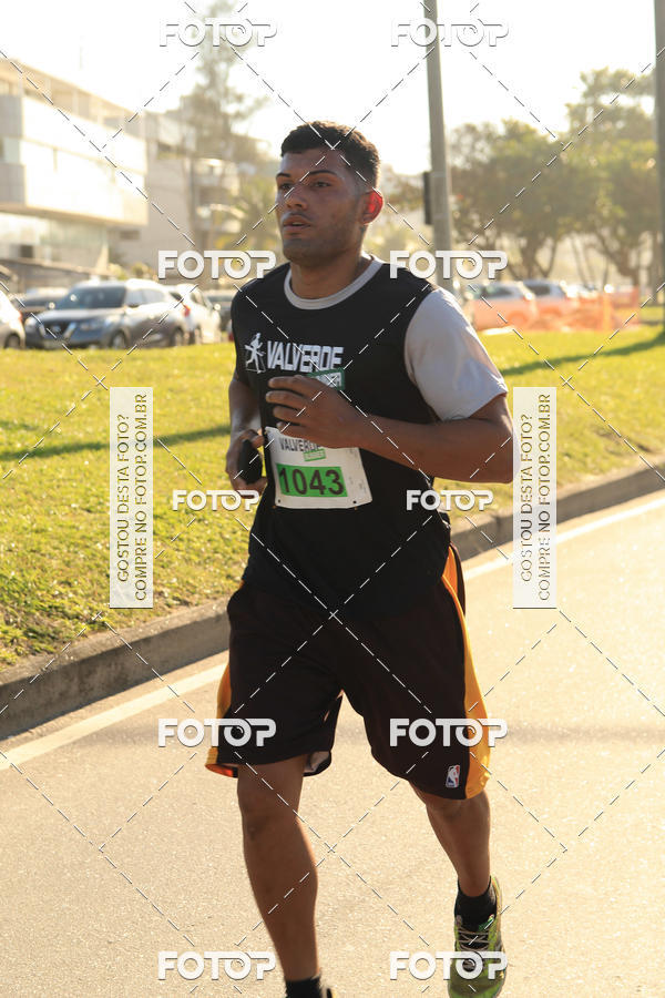 Buy your photos of the eventValverde Runner on Fotop