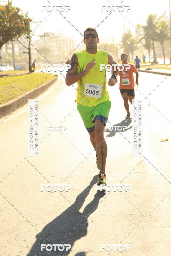 Buy your photos of the eventValverde Runner on Fotop
