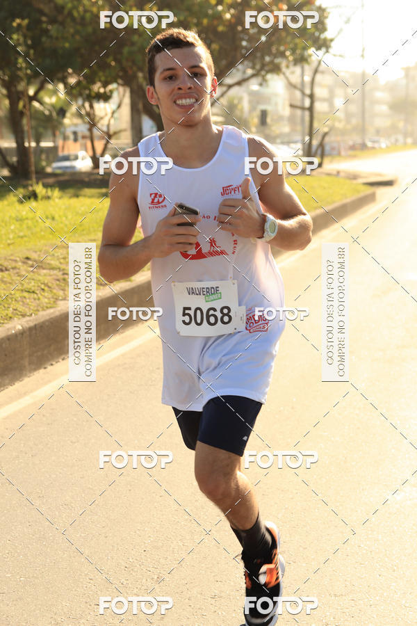 Buy your photos of the eventValverde Runner on Fotop