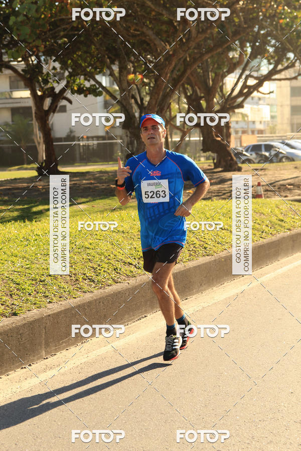 Buy your photos of the eventValverde Runner on Fotop