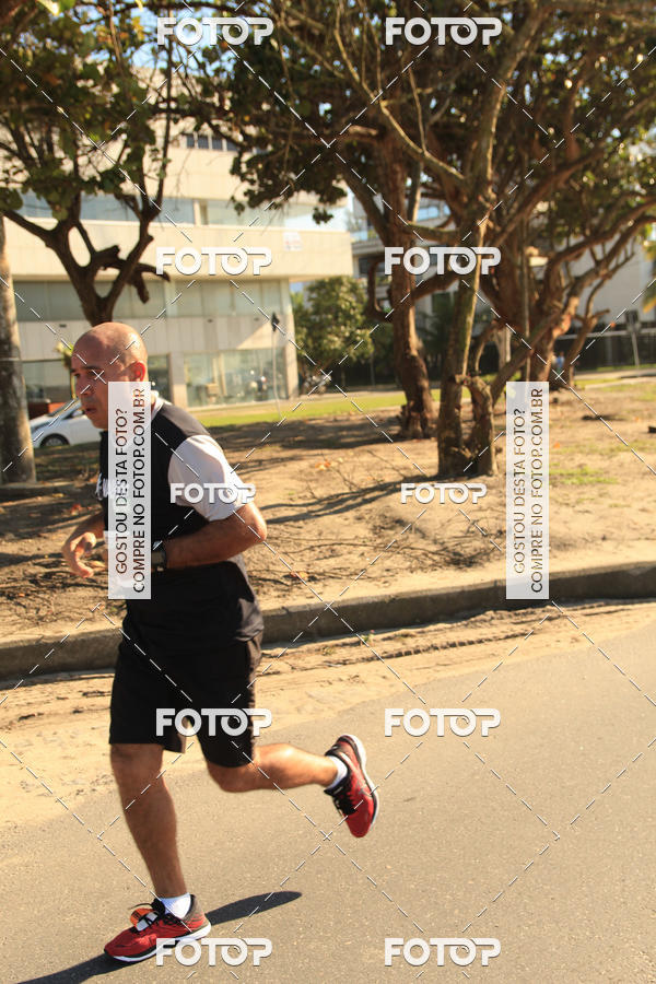 Buy your photos of the eventValverde Runner on Fotop