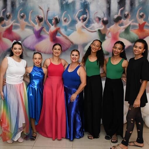 Event cover Espet�culo de Dan�a Noara Gomes - Bailarina sem cor