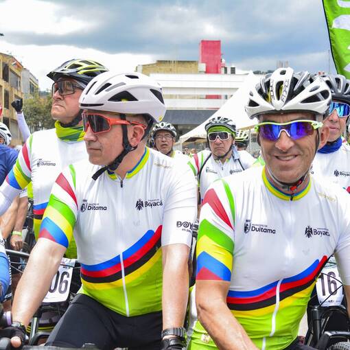 Capa do evento 30 aos en el corazn del ciclismo mundial 