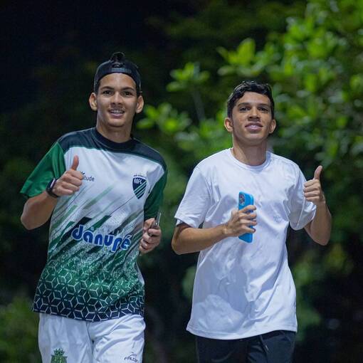 Treino a noite no Bosque das Arapiracas no Fotop