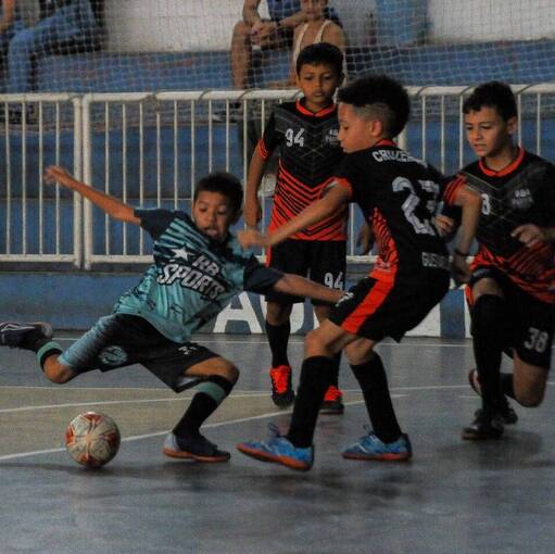 FUTEBOL DAS CRIANAS  no Fotop