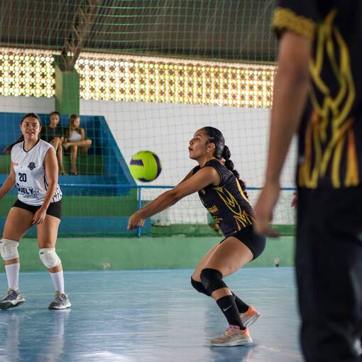 Event cover INTERC�MBIO DE V�LEI EM MAIQUINIQUE 