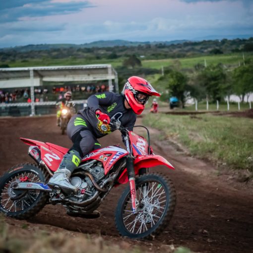 Event cover treino motocross